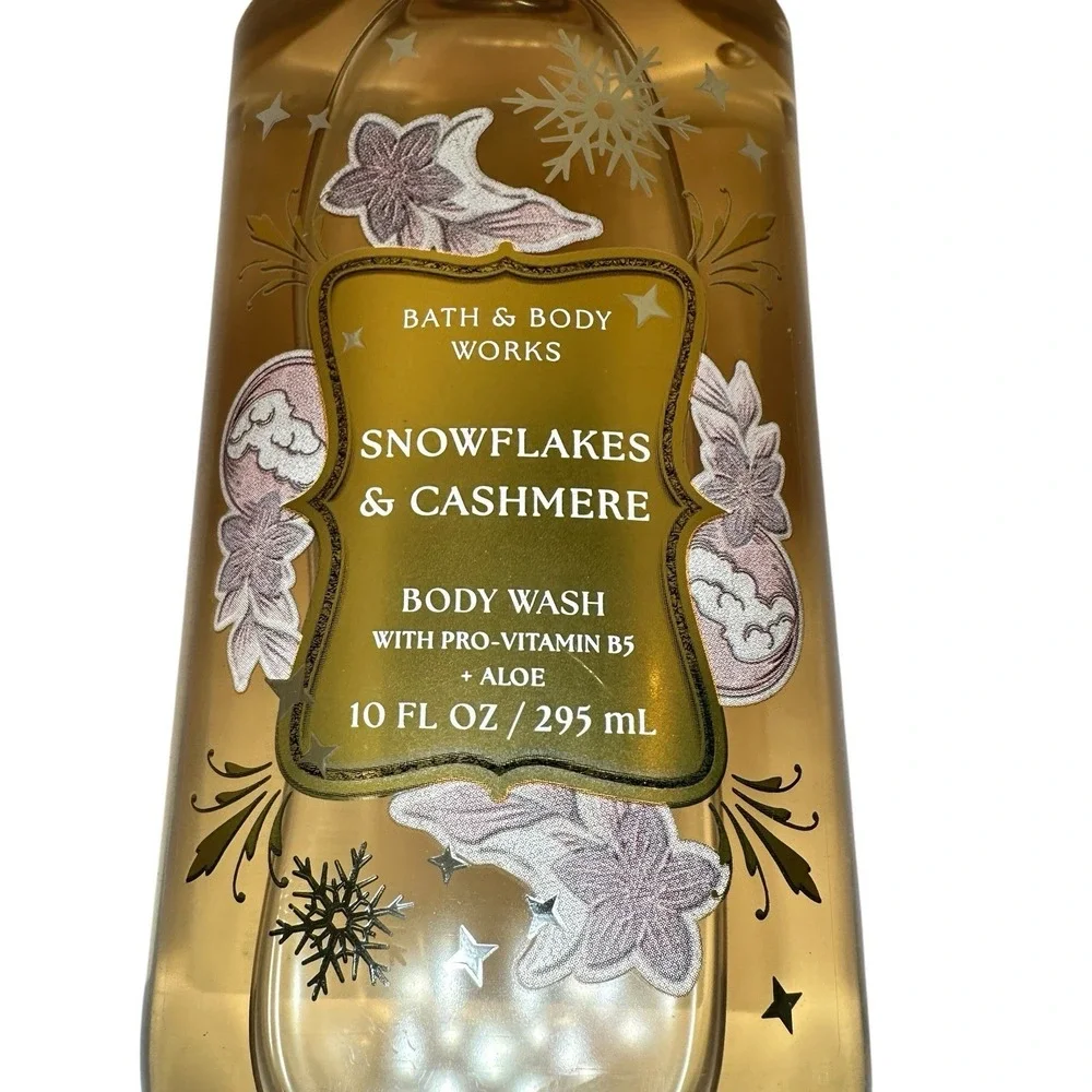 Bath & Body Works Snowflakes & Cashmere Body Wash 10 oz Winter Scent NEW